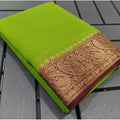 Women's Crepe Chit Pallu Solid Saree With Unstitched Blouse 5.5Mtr  (Green)