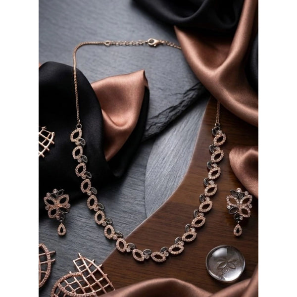 Women's Brass Silver Plated Necklace set (Silver)