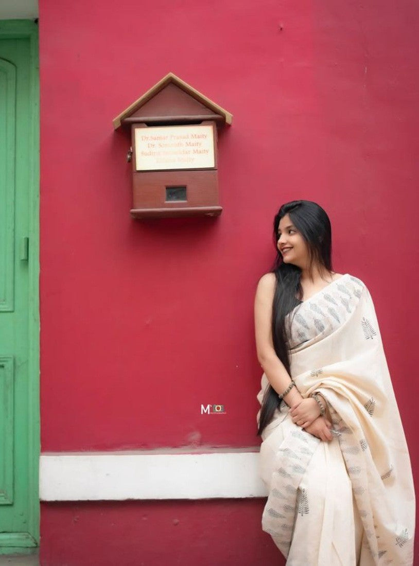 Women's Linen Printed Saree With Unstitched Blouse - 5.5 Mtr (Cream)