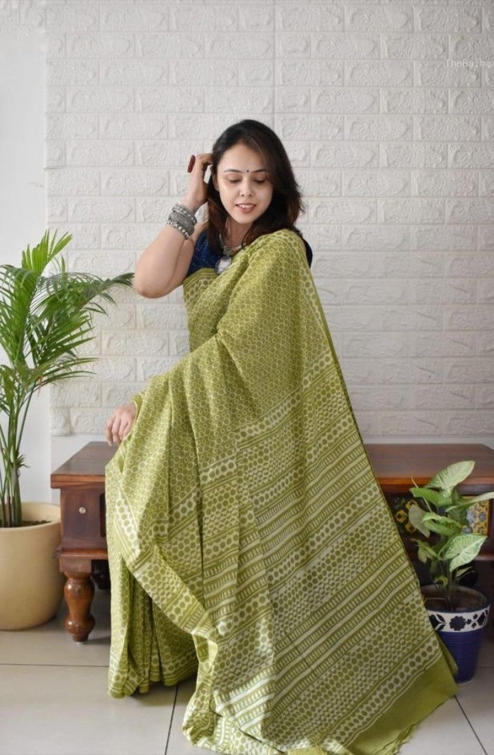 Women's Linen Printed Saree With Unstitched Blouse - 5.5 Mtr (Green)