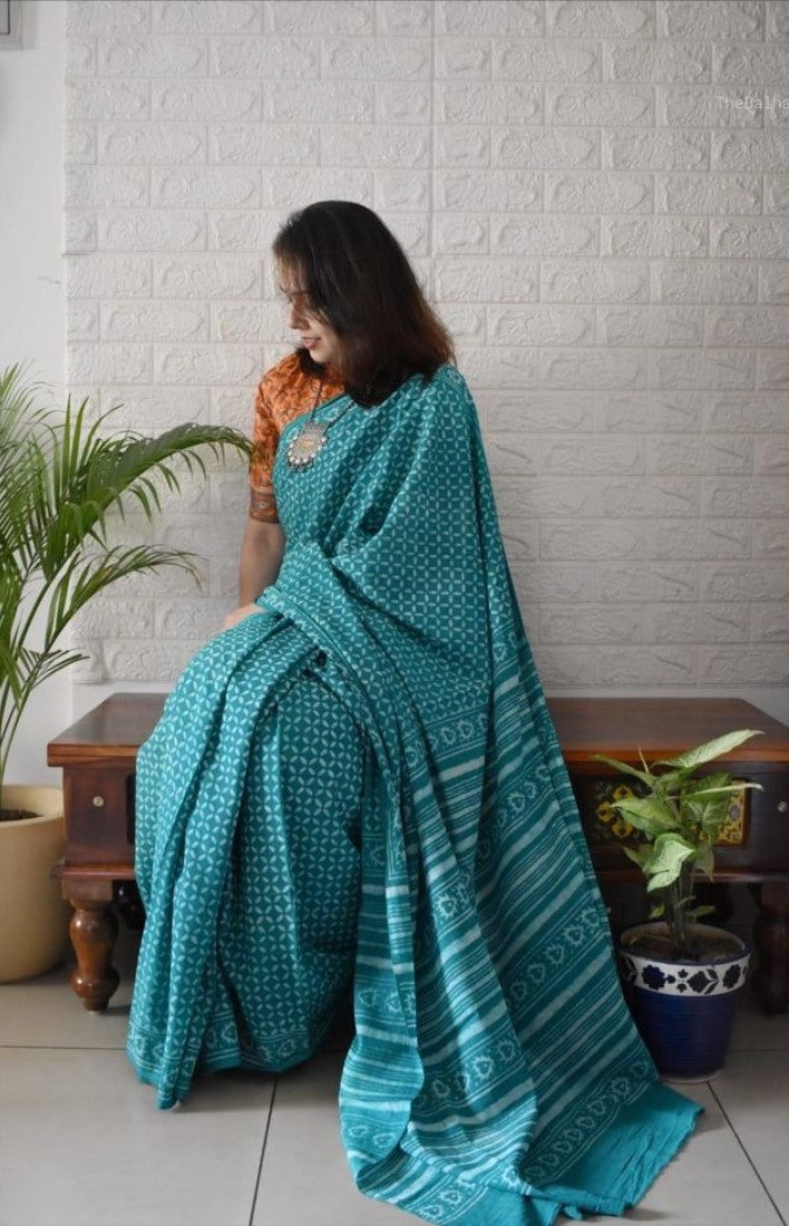Women's Linen Printed Saree With Unstitched Blouse - 5.5 Mtr (Teal)