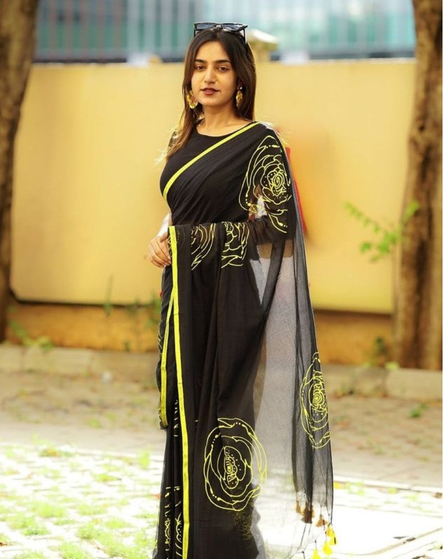Women's Linen Floral Printed Saree With Unstitched Blouse - 5.5 Mtr (Black)
